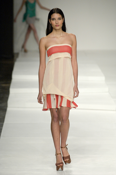 desfiles-patachou-saopauloverao2007rtw-153