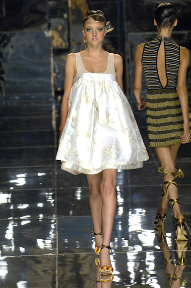 desfile-andrelima-saopauloverao2007rtw-102