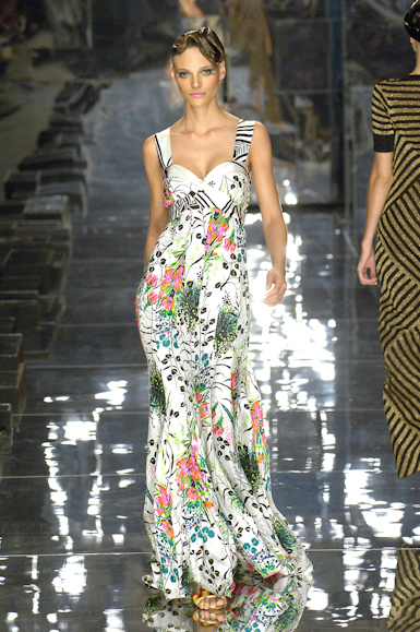 desfile-andrelima-saopauloverao2007rtw-108