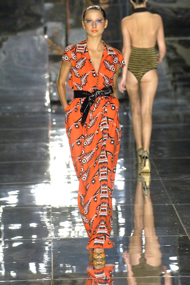 desfile-andrelima-saopauloverao2007rtw-114