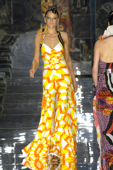 desfile-andrelima-saopauloverao2007rtw-117