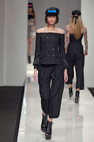 desfiles-reinaldolourenco-saopauloverao2007rtw-129