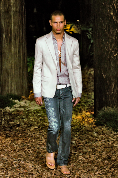 desfiles-ricardoalmeida-saopauloverao2007rtw-126