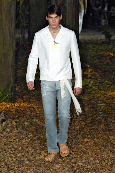desfiles-ricardoalmeida-saopauloverao2007rtw-134