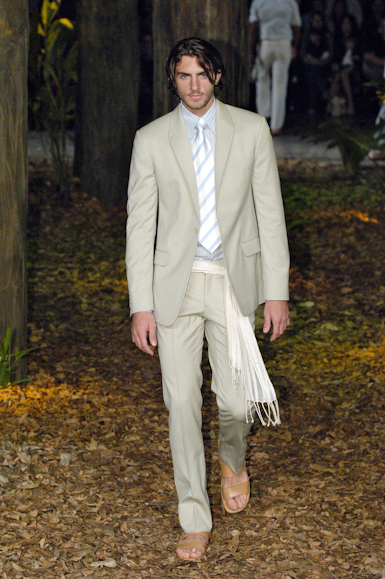 desfiles-ricardoalmeida-saopauloverao2007rtw-136