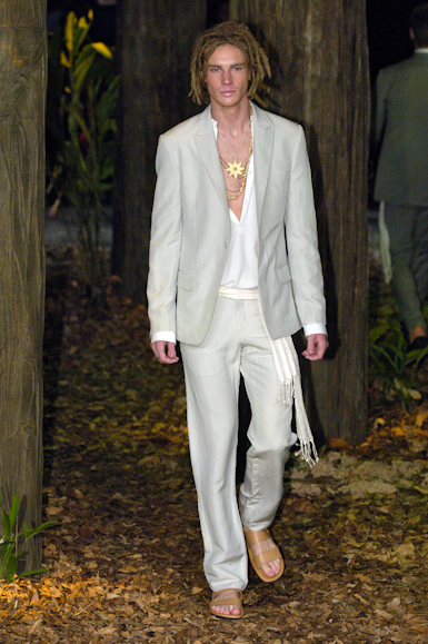 desfiles-ricardoalmeida-saopauloverao2007rtw-138