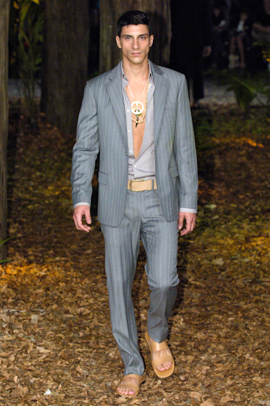 desfiles-ricardoalmeida-saopauloverao2007rtw-141