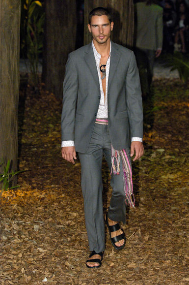 desfiles-ricardoalmeida-saopauloverao2007rtw-143