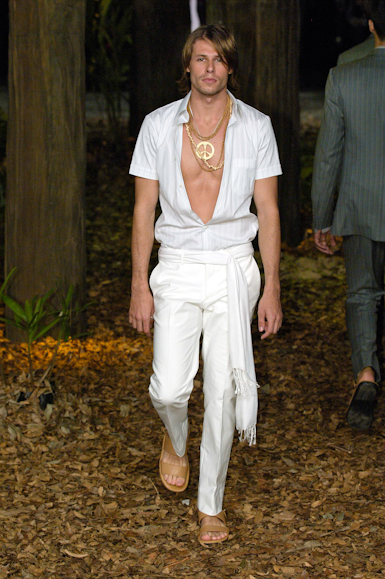 desfiles-ricardoalmeida-saopauloverao2007rtw-146