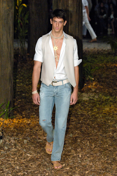 desfiles-ricardoalmeida-saopauloverao2007rtw-148