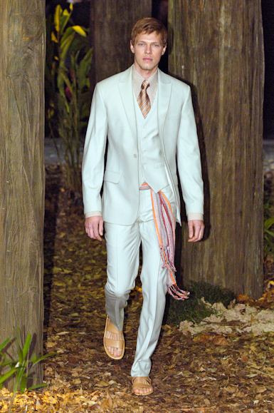 desfiles-ricardoalmeida-saopauloverao2007rtw-150