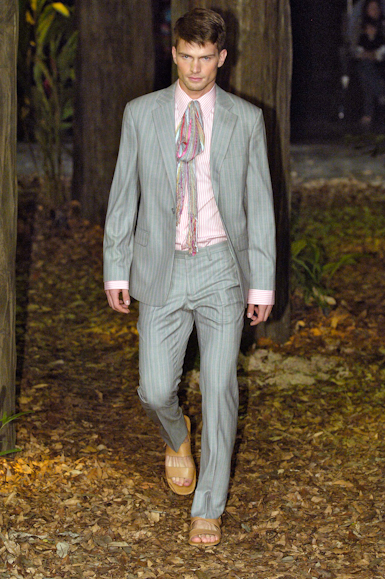 desfiles-ricardoalmeida-saopauloverao2007rtw-154