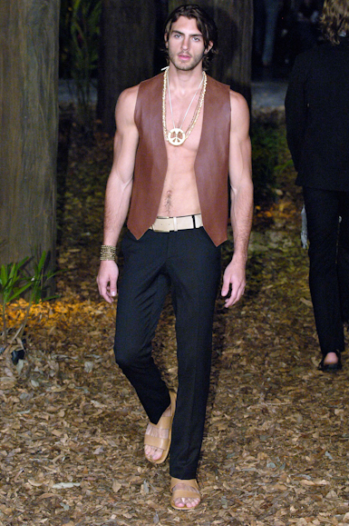 desfiles-ricardoalmeida-saopauloverao2007rtw-155