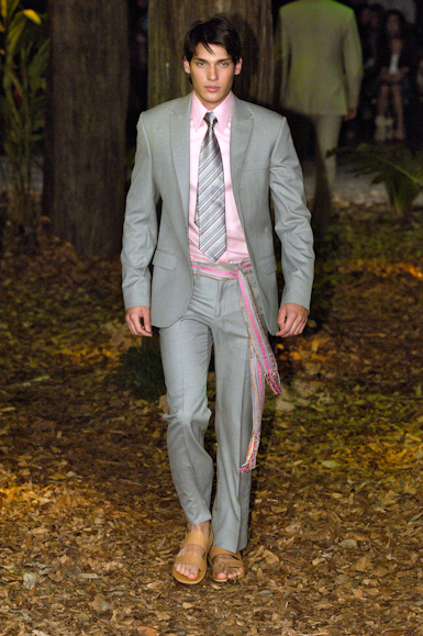 desfiles-ricardoalmeida-saopauloverao2007rtw-156