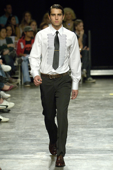 desfile-fausehatenmen-saopauloverao2007rtw-124