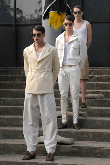 desfiles-karllagirotto-saopauloverao2007rtw-126