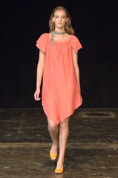 desfiles-lorenzomerlino-saopauloverao2007rtw-131