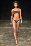 desfiles-lorenzomerlino-saopauloverao2007rtw-139