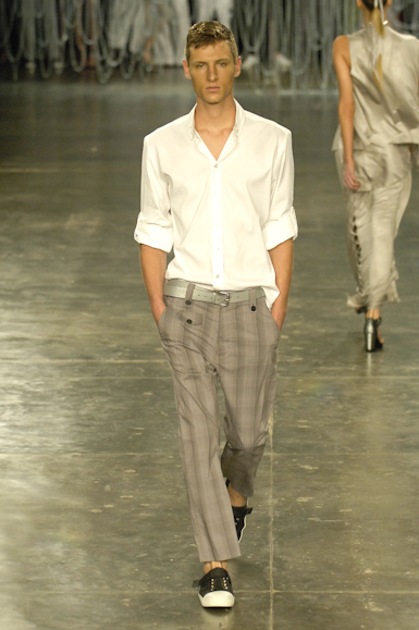 desfiles-uma-saopauloverao2007rtw-104
