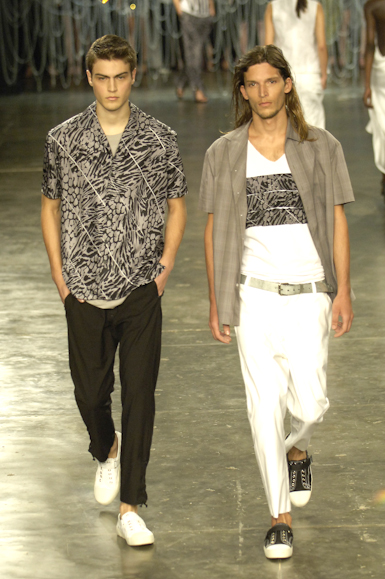 desfiles-uma-saopauloverao2007rtw-109