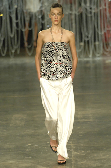 desfiles-uma-saopauloverao2007rtw-130