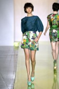 desfiles-zigfreda-saopauloverao2007rtw-123