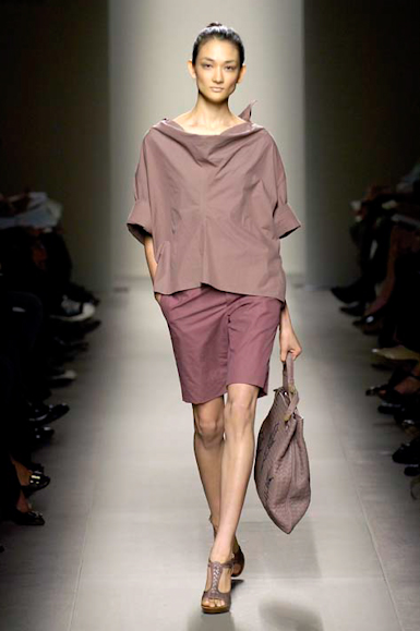 desfiles-bottegavenetta-milaoverao2007rtw-111