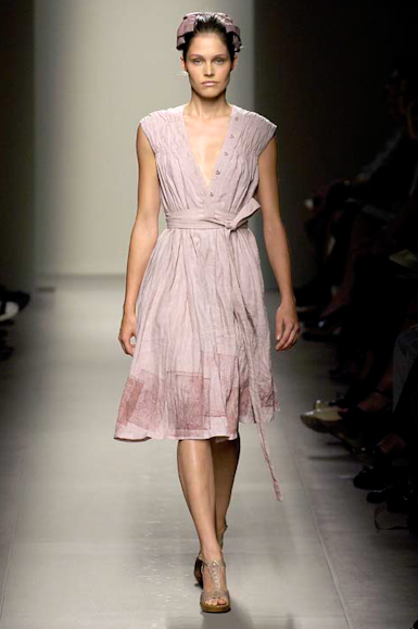 desfiles-bottegavenetta-milaoverao2007rtw-119