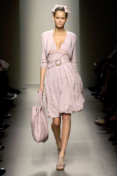 desfiles-bottegavenetta-milaoverao2007rtw-120