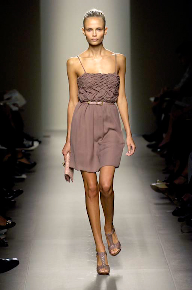 desfiles-bottegavenetta-milaoverao2007rtw-125
