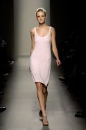 desfiles-bottegavenetta-milaoverao2007rtw-128