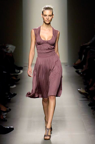 desfiles-bottegavenetta-milaoverao2007rtw-132