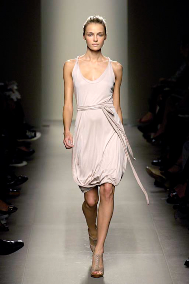 desfiles-bottegavenetta-milaoverao2007rtw-136
