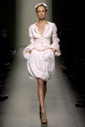 desfiles-bottegavenetta-milaoverao2007rtw-138