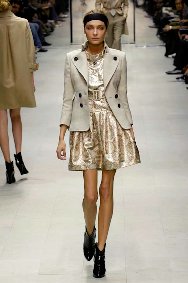 desfiles-burberry-milaoverao2007rtw-104