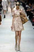 desfiles-burberry-milaoverao2007rtw-112
