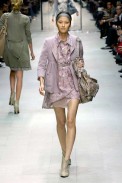 desfiles-burberry-milaoverao2007rtw-119