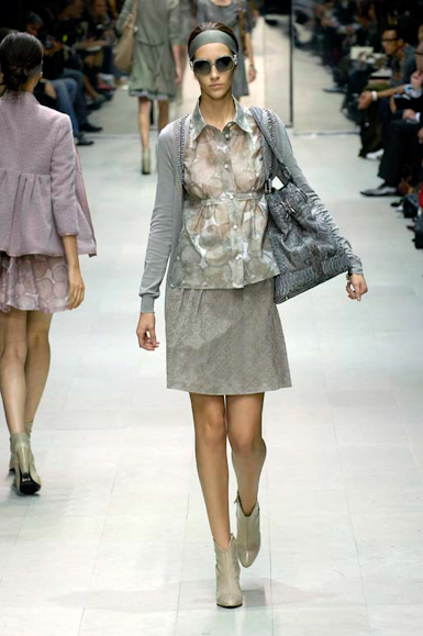desfiles-burberry-milaoverao2007rtw-120