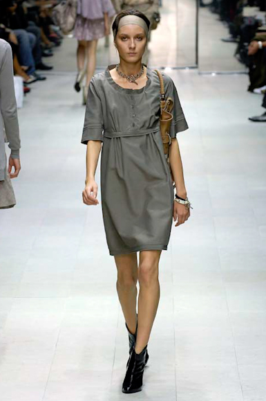 desfiles-burberry-milaoverao2007rtw-121