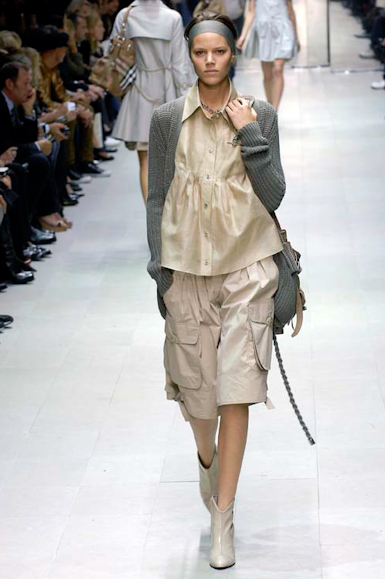 desfiles-burberry-milaoverao2007rtw-126