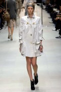 desfiles-burberry-milaoverao2007rtw-128