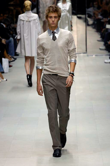 desfiles-burberry-milaoverao2007rtw-130