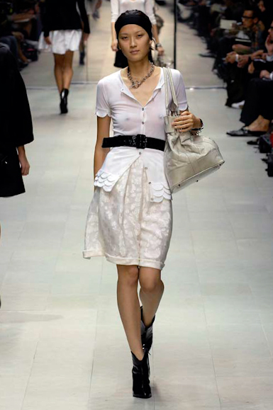 desfiles-burberry-milaoverao2007rtw-136