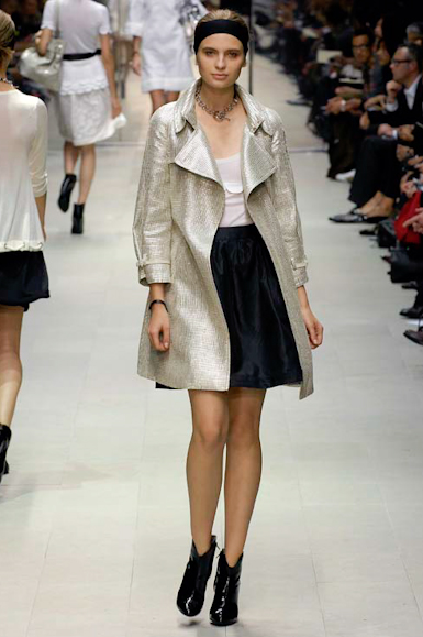 desfiles-burberry-milaoverao2007rtw-138