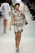 desfiles-burberry-milaoverao2007rtw-140
