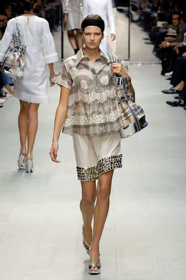 desfiles-burberry-milaoverao2007rtw-140