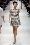 desfiles-burberry-milaoverao2007rtw-143