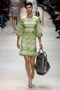 desfiles-burberry-milaoverao2007rtw-145