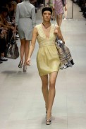 desfiles-burberry-milaoverao2007rtw-147