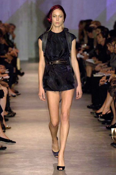 desfiles-prada-milaoverao2007rtw-107
